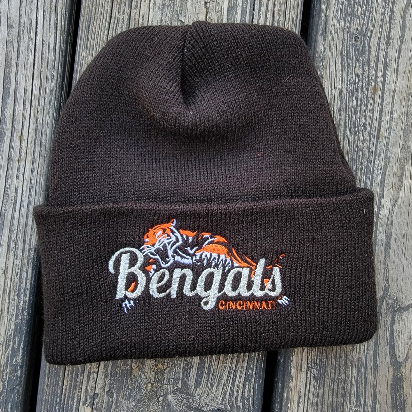 SILVER POUNCE - BLACK BEANIE