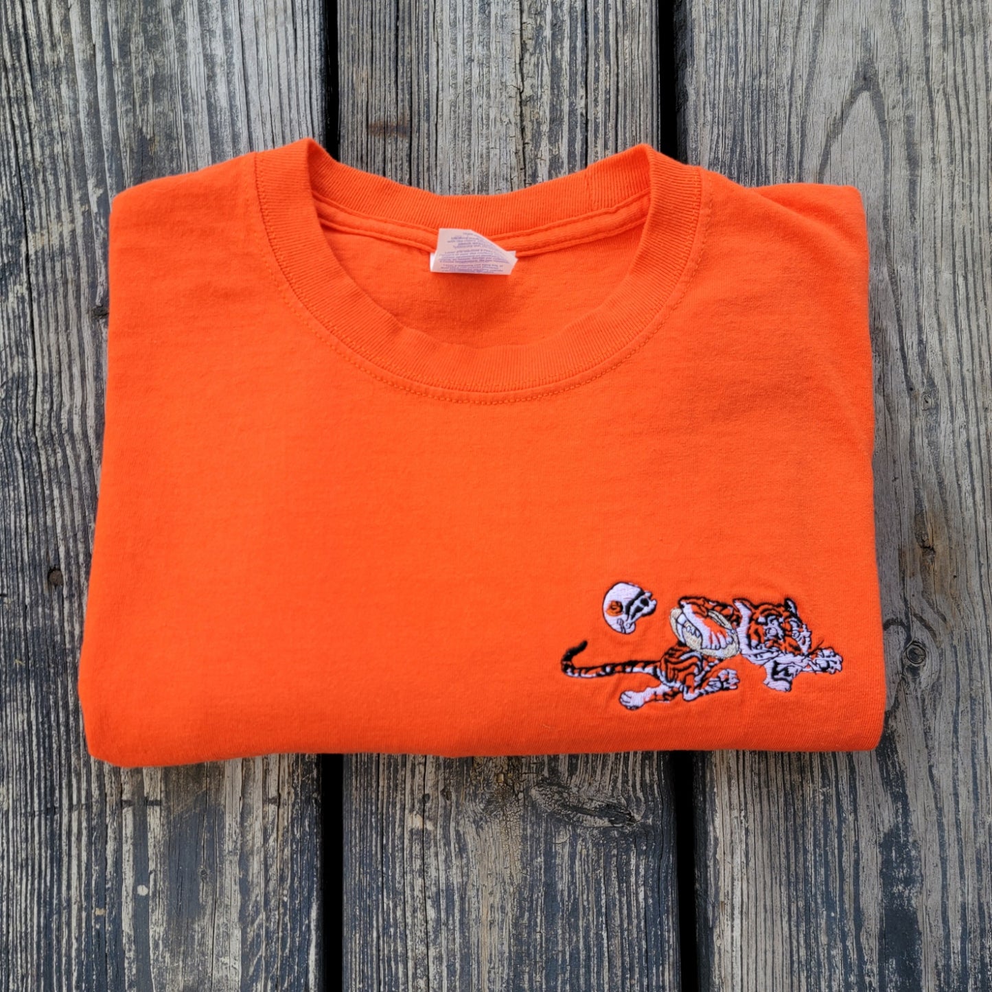 VINTAGE TIGER - ORANGE LONG-SLEEVE