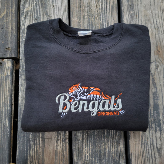 SILVER POUNCE - CREWNECK