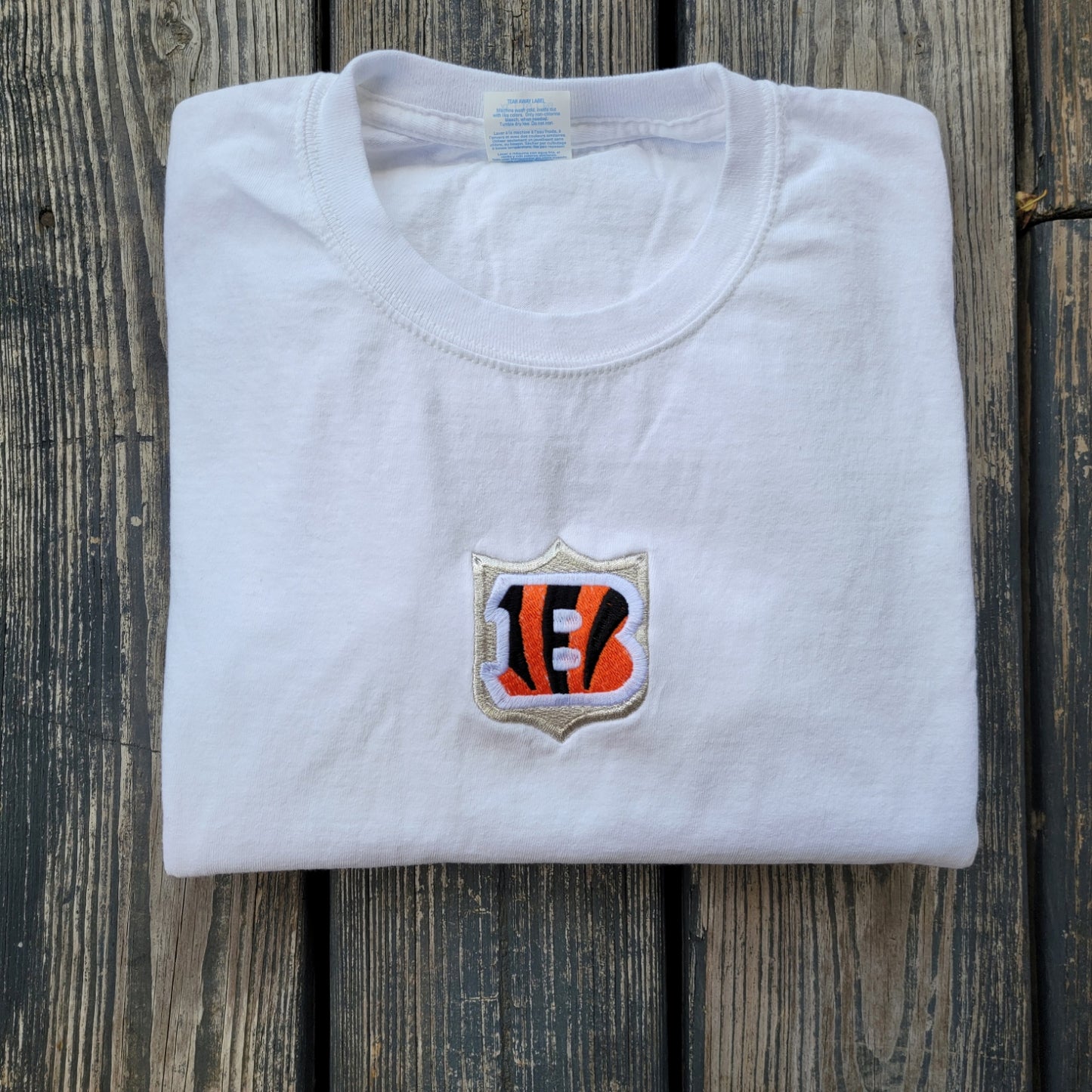 SILVER B PATCH - WHITE LONG-SLEEVE