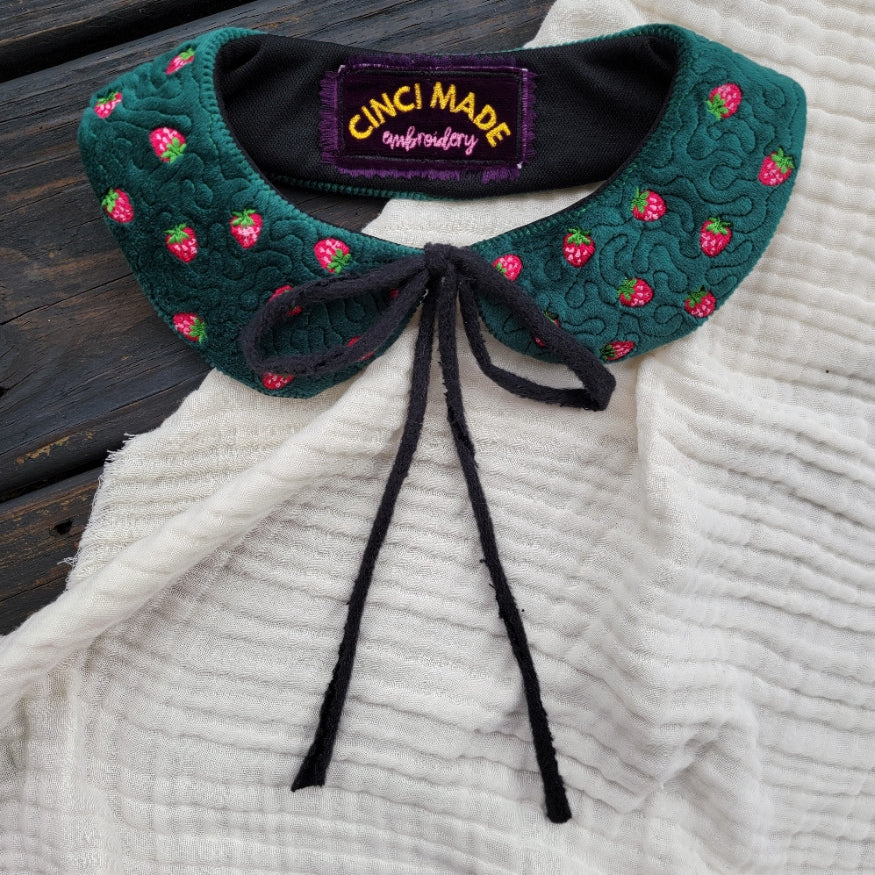 Green Velvet Strawberry Field - Detached Peter Pan Collar
