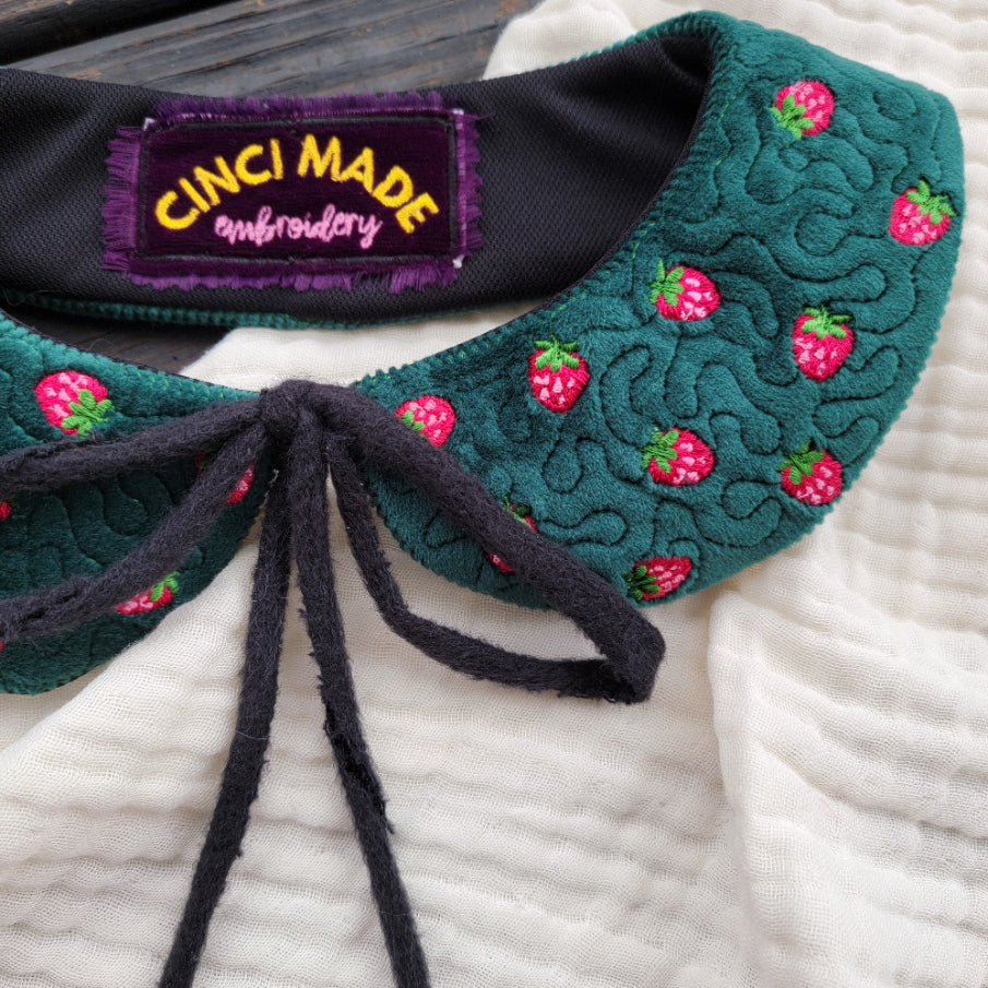 Green Velvet Strawberry Field - Detached Peter Pan Collar