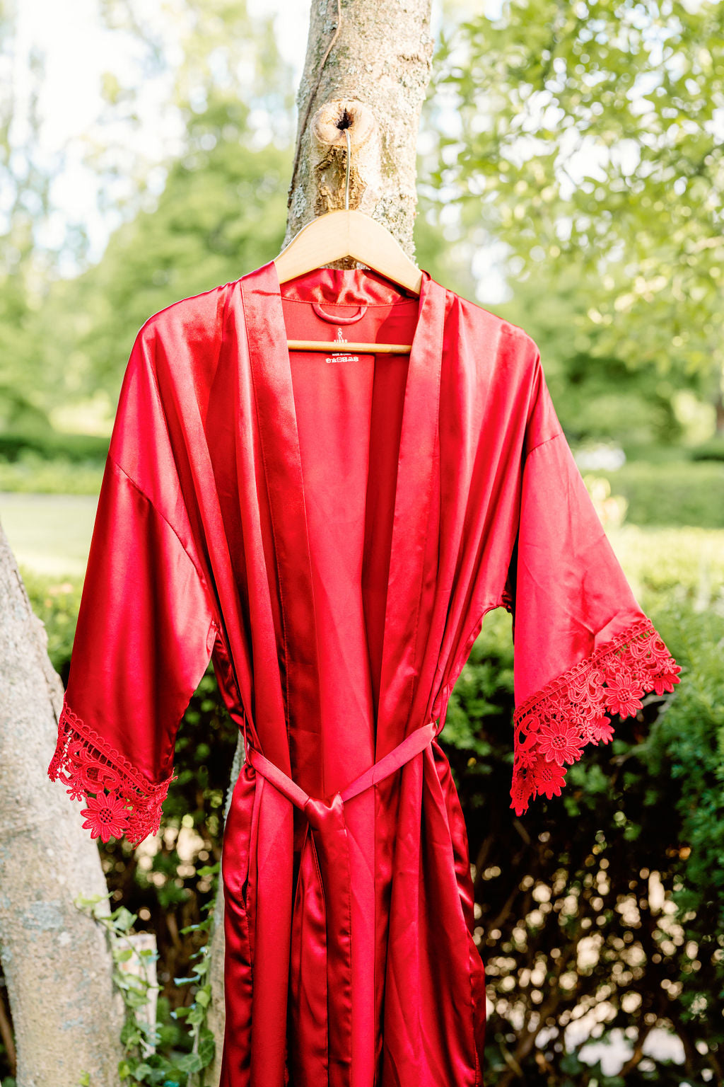 Short Lace Trimmed Satin Robe